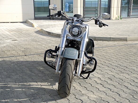 2024 Harley-Davidson Fat Boy, серый, 2300000 рублей - вид 6