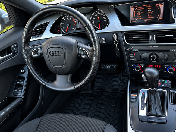 2010 Audi A4 IV (B8), серый, 1050000 рублей - вид 7