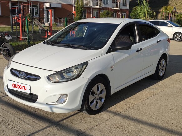2014 Hyundai Solaris I, белый, 750000 рублей - вид 13