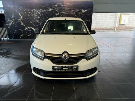 2015 Renault Logan II, белый, 450000 рублей, вид 2