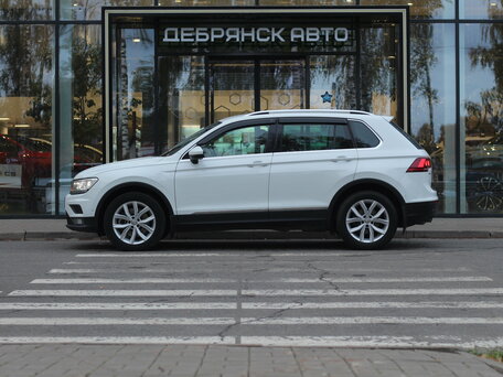 2018 Volkswagen Tiguan II, белый, 2470000 рублей, вид 2