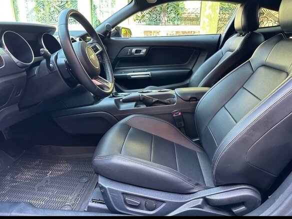 2021 Ford Mustang VI Рестайлинг, серый, 5100000 рублей - вид 8