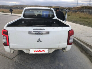 2019 Mitsubishi L200 V Рестайлинг, белый, 1300000 рублей, вид 3
