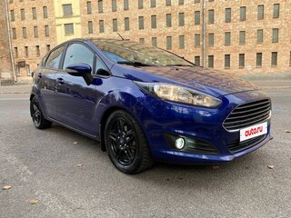 2016 Ford Fiesta Mk6 Рестайлинг, синий, 810000 рублей, вид 1