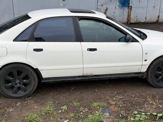 1995 Audi A4 I (B5), белый, 210000 рублей, вид 2