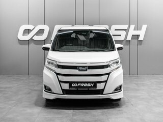 2018 Toyota Noah III (R80) Рестайлинг, белый, 2550000 рублей, вид 3
