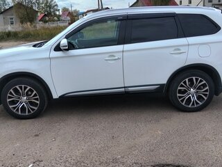 2016 Mitsubishi Outlander III Рестайлинг 2, белый, 1950000 рублей, вид 5