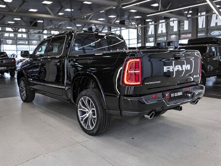 2026 Ram 1500 Crew Cab V Рестайлинг, чёрный, 9890000 рублей, вид 4