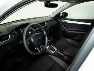 2019 Skoda Octavia III (A7) Рестайлинг, белый, 1750000 рублей, вид 5