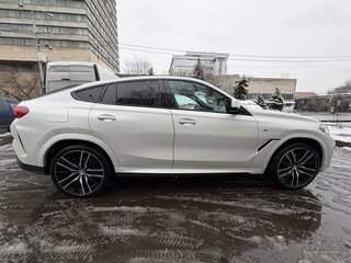 2022 BMW X6 30d III (G06), белый, 9500000 рублей, вид 4