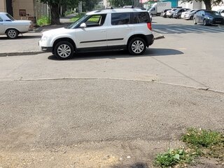 2011 Skoda Yeti I, белый, 550000 рублей, вид 4