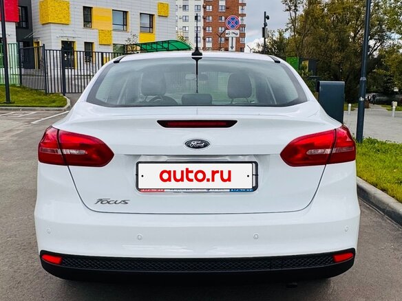 2018 Ford Focus III Рестайлинг, белый, 1000000 рублей - вид 5