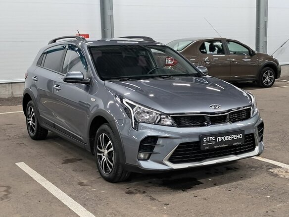 2021 Kia Rio X IV Рестайлинг, серый, 1700000 рублей - вид 2