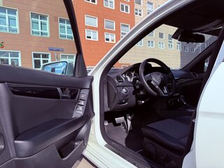 2011 Mercedes-Benz C-Класс 180 BlueEFFICIENCY III (W204) Рестайлинг, белый, 1370000 рублей, вид 3