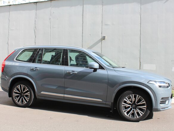 2019 Volvo XC90 B5 II Рестайлинг 1, серый, 4090000 рублей - вид 3