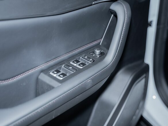 2026 Geely Okavango I Рестайлинг, белый, 4085990 рублей - вид 14