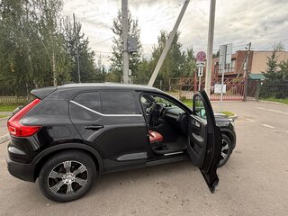 2021 Volvo XC40 I, чёрный, 3500000 рублей, вид 3