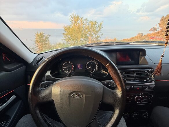 2017 Lada (ВАЗ) Priora I Рестайлинг, белый, 585000 рублей - вид 6
