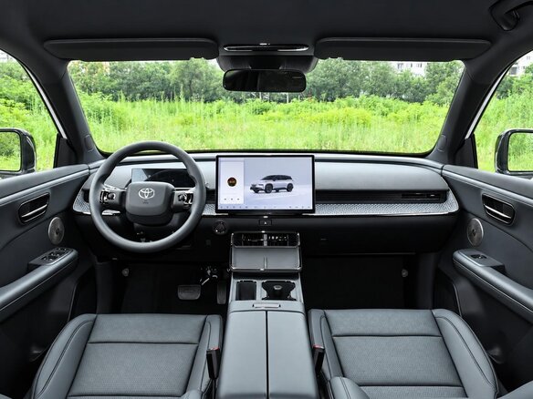 2026 Toyota bZ3X 58.3 kWh, белый, 2810000 рублей - вид 6