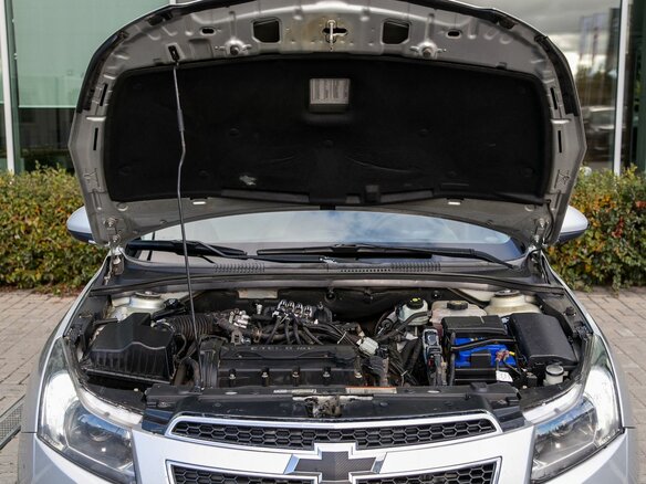 2011 Chevrolet Cruze I, серебристый, 600000 рублей - вид 25