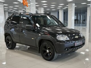 2018 Chevrolet Niva I Рестайлинг, чёрный, 636000 рублей, вид 3