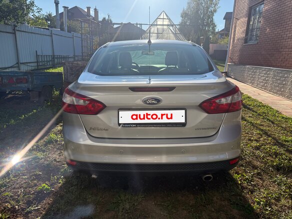 2014 Ford Focus III, серебристый, 1100000 рублей - вид 2