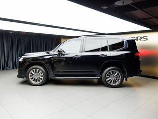 2024 Toyota Land Cruiser 300 Series, чёрный, 14900000 рублей, вид 2