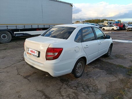 2024 Lada (ВАЗ) Granta I Рестайлинг, белый, 529620 рублей, вид 3