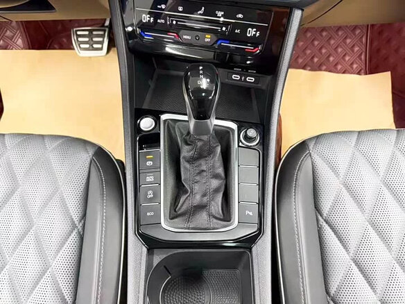 2023 Volkswagen Sagitar III Рестайлинг, коричневый, 1240000 рублей - вид 16