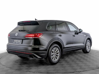 2019 Volkswagen Touareg III, чёрный, 5100000 рублей, вид 5