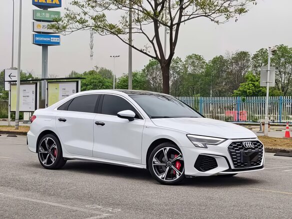 2023 Audi A3 35 TFSI Long IV (8Y), белый, 2150000 рублей