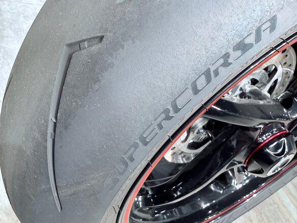 2018 Triumph Speed Triple, чёрный, 999000 рублей - вид 37