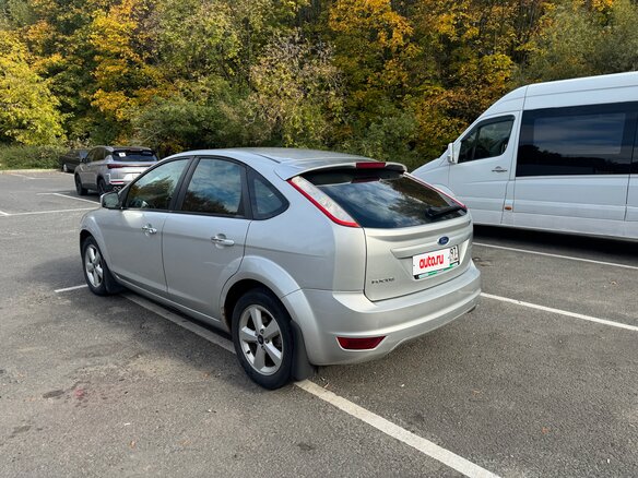 2010 Ford Focus II Рестайлинг, серебристый, 510000 рублей - вид 5