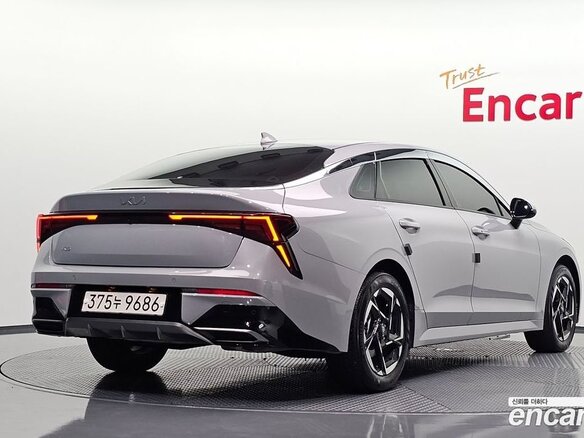 2026 Kia K5 LPi III Рестайлинг, серый, 2750000 рублей - вид 2