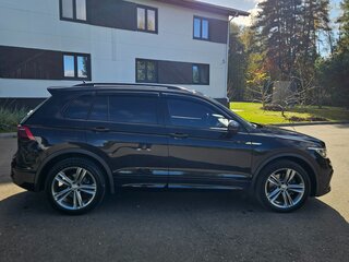 2021 Volkswagen Tiguan II Рестайлинг, чёрный, 3800000 рублей, вид 5