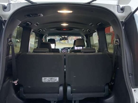 2021 Toyota Voxy III (R80) Рестайлинг, белый, 1766000 рублей - вид 17