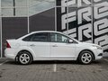 2010 Ford Focus II Рестайлинг, белый - вид 4
