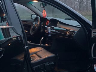 2008 BMW 5 серии 525xi V (E60/E61) Рестайлинг, чёрный, 1150000 рублей, вид 3