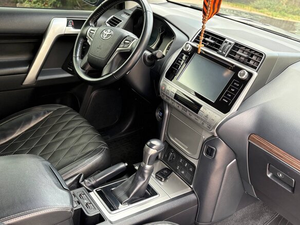 2019 Toyota Land Cruiser Prado 150 Series Рестайлинг 2, чёрный, 5200000 рублей - вид 12