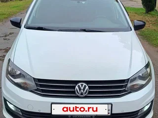 2017 Volkswagen Polo V Рестайлинг, белый, 1400000 рублей, вид 2
