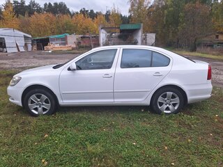 2012 Skoda Octavia II (A5) Рестайлинг, белый, 900000 рублей, вид 4