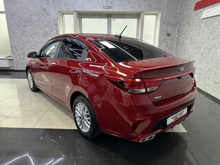 2018 Kia Rio IV, красный, 1365000 рублей, вид 3