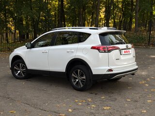 2016 Toyota RAV4 IV (XA40) Рестайлинг, белый, 2195000 рублей, вид 4
