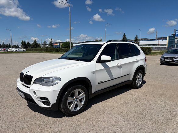 2013 BMW X5 35i II (E70) Рестайлинг, белый, 1940000 рублей