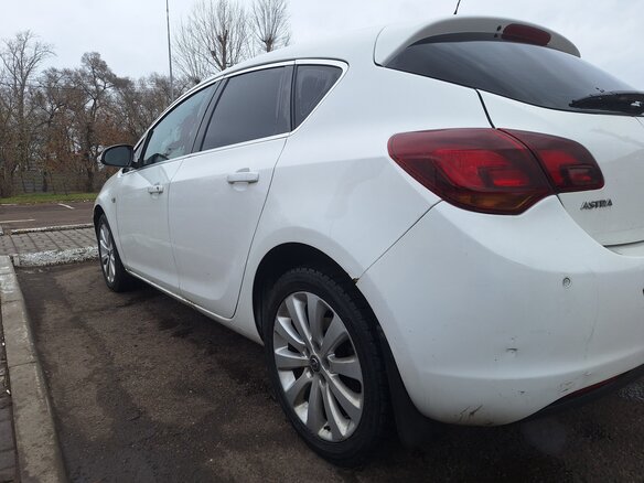 2012 Opel Astra J, белый, 460000 рублей - вид 3