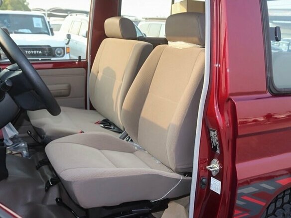 2026 Toyota Land Cruiser 71 70 Series Рестайлинг 2, красный, 10400000 рублей - вид 19