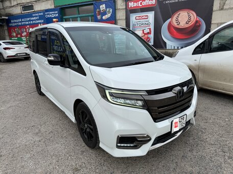 2019 Honda Stepwgn Spada V Рестайлинг, белый, 2300000 рублей, вид 3