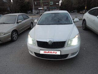 2012 Skoda Octavia II (A5) Рестайлинг, белый, 800000 рублей, вид 2