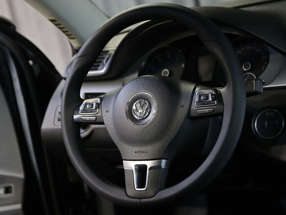 2014 Volkswagen Passat B7, чёрный - вид 8