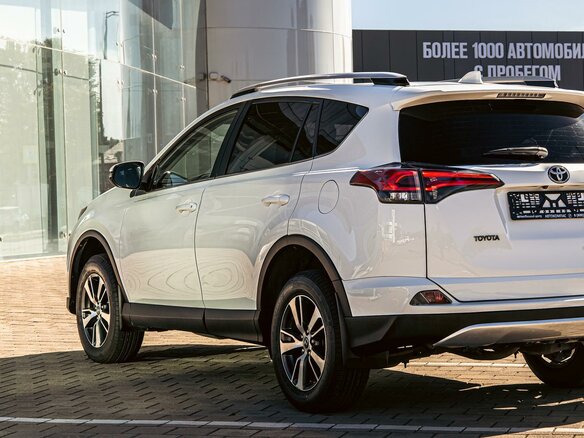 2018 Toyota RAV4 IV (XA40) Рестайлинг, белый, 1855000 рублей - вид 7